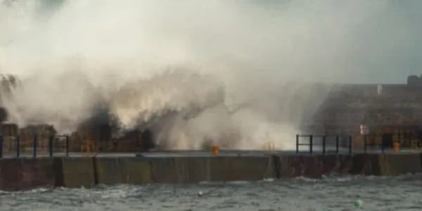 tempête sur la digue de Binic