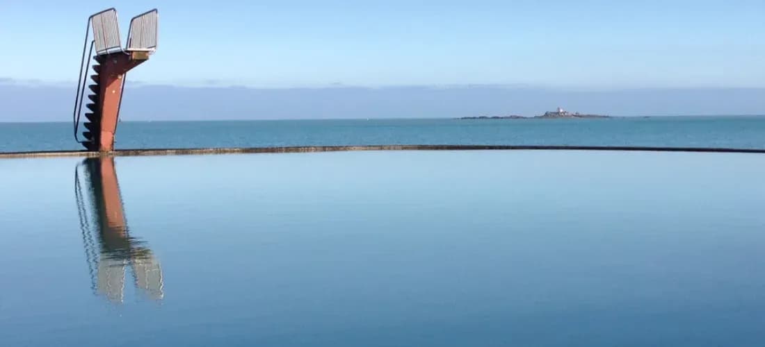 Le célebre plongeoir de la piscine de Saint-Quay-Portrieux